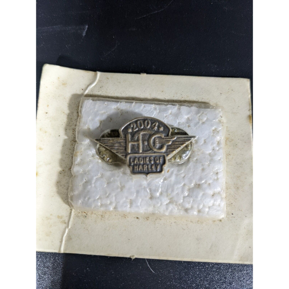 2004 Ladies Of Harley Davidson HOG Pin Vest Jacket Hat Lapel New Old Stock - Picture 3 of 3